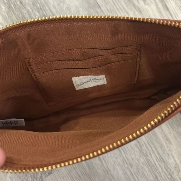 Universal Thread Large Brown Faux Leather Zippered Pouch Clutch with Card Slots - Picture 2 of 4